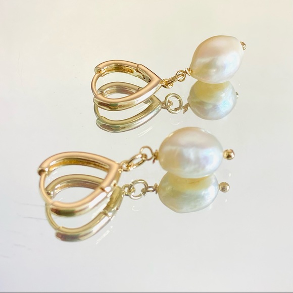 Fresh Water Pearl Earrings - Picture 3 of 8